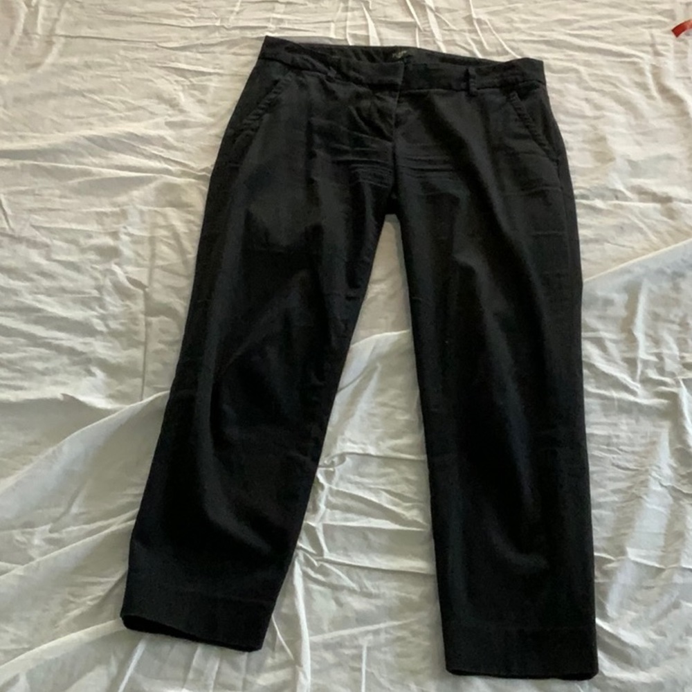 Black stretchy cropped ankle trousers